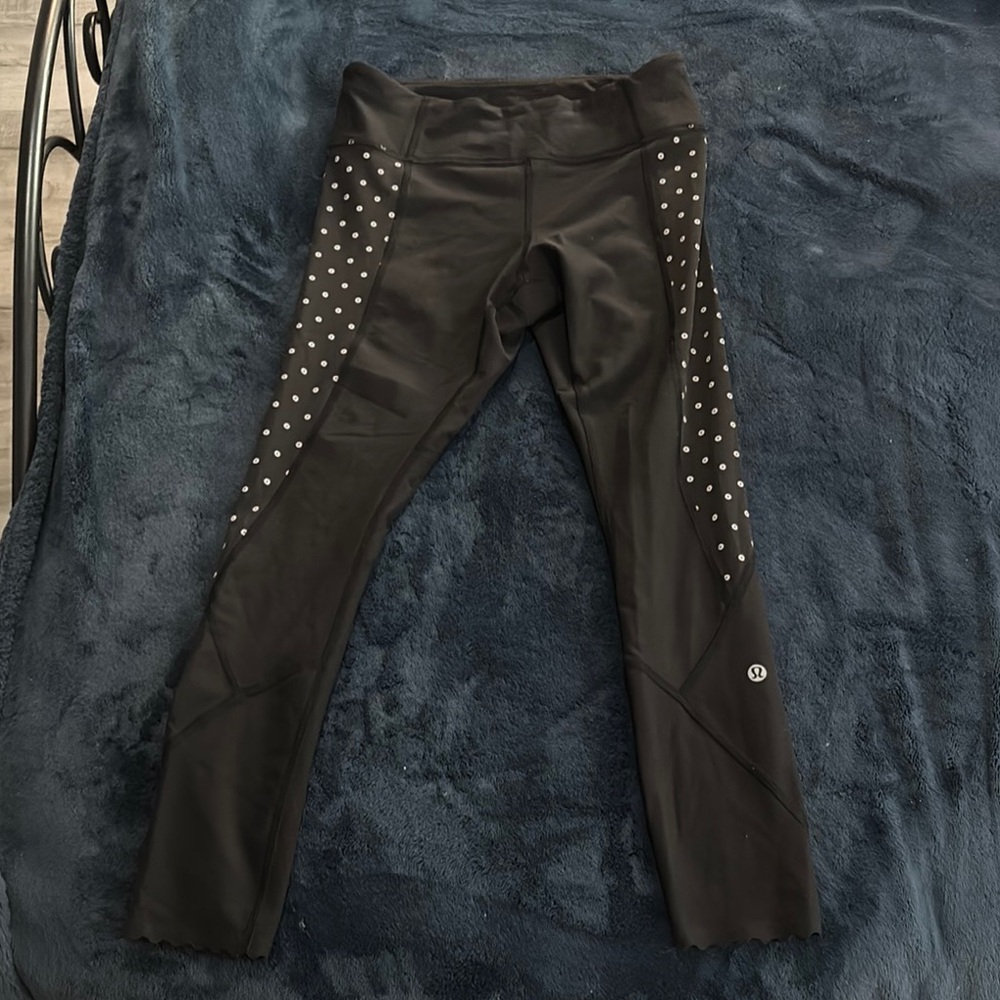 Lululemon Speed Tight Black Leggings with reflective silver Polka Dots